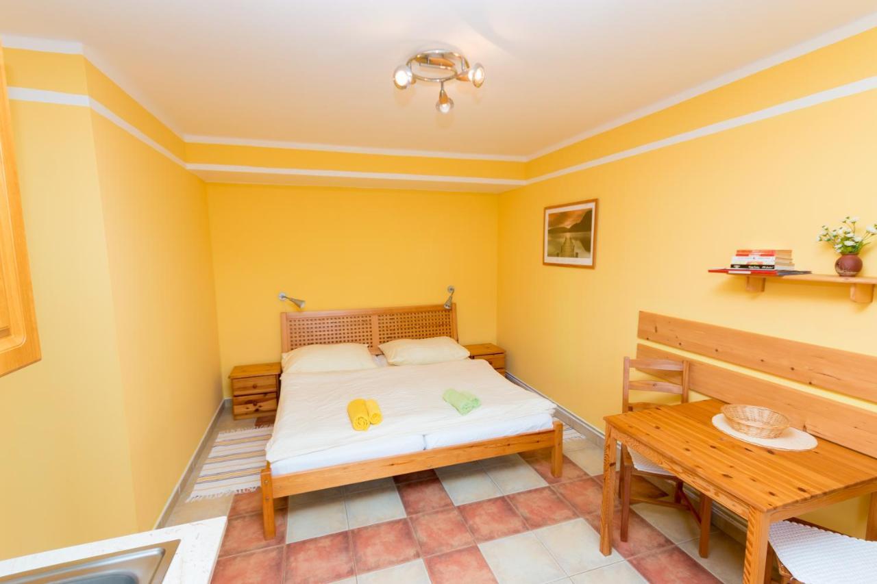 Apartments U Jezera Cerna Черна-в-Пошумави Экстерьер фото